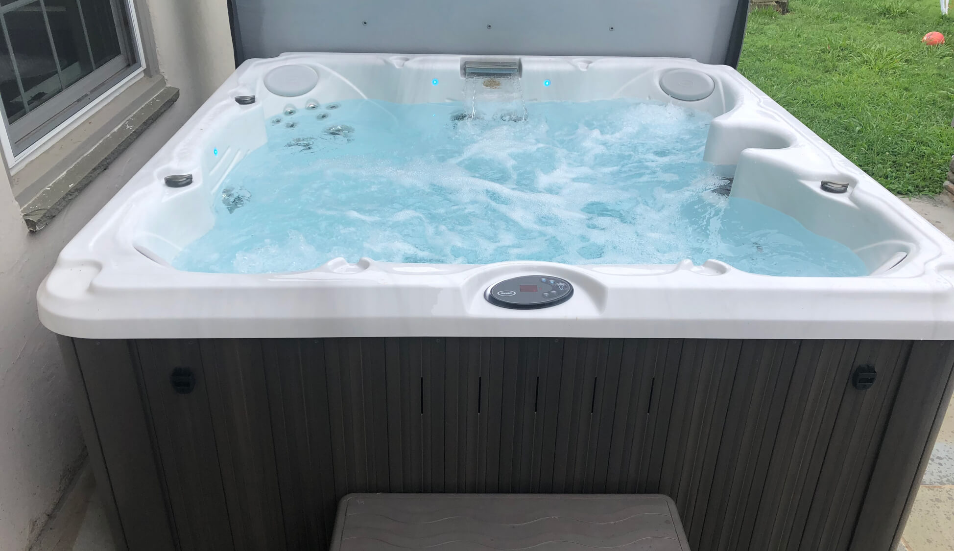 hot-tub-cleaning